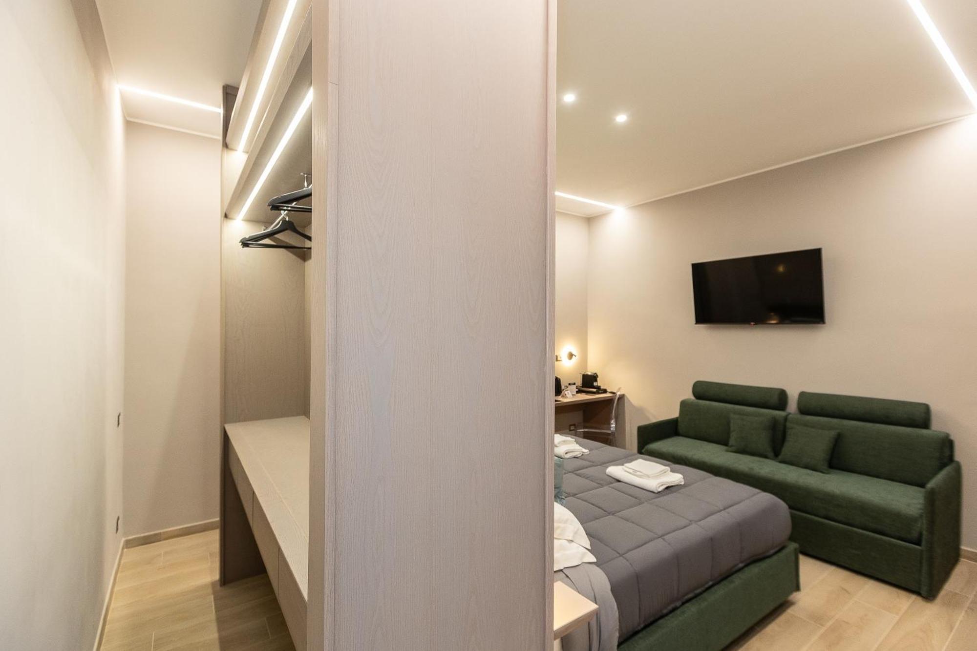 Iron Luxury Rooms Рим Екстер'єр фото